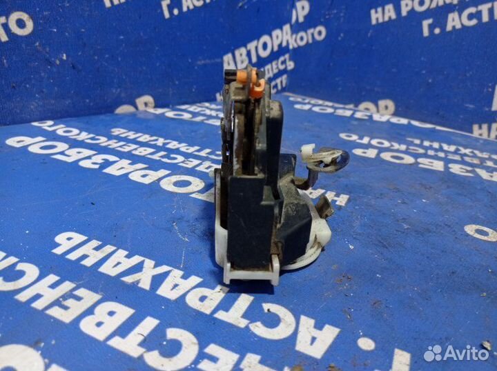 Задний правый замок двери Mitsubishi Lancer 9