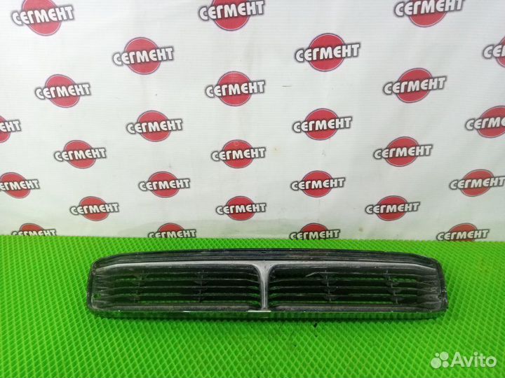 Решетка капота Toyota Camry SV40 4S-FE