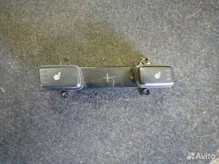 Кнопка обогрева сидений Kia Optima 4 JF