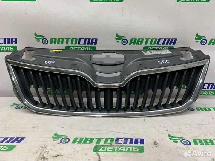 Решетка радиатора передняя Skoda Rapid cayc 2013