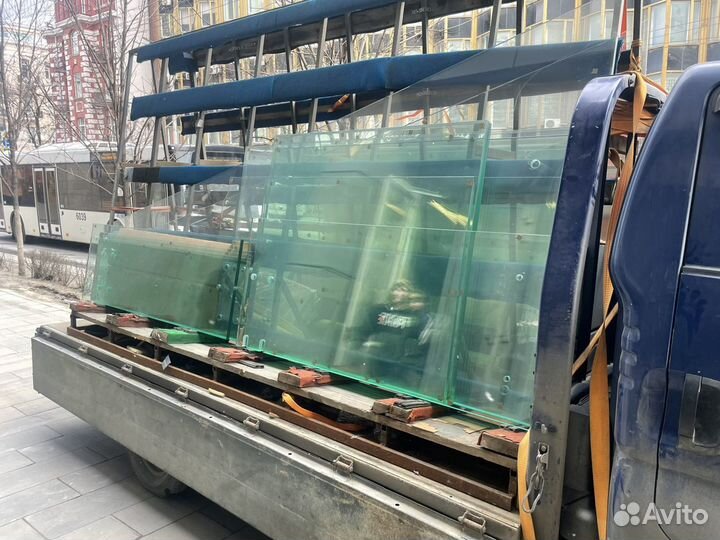 Перевозка стекла, камня с пирамидой