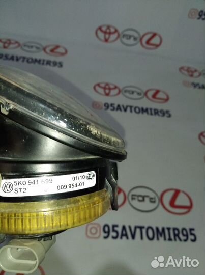 Фара противотуманная левая Volkswagen Golf