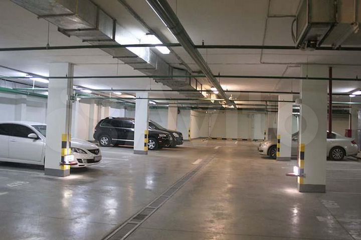 Машиноместо, 10 м²