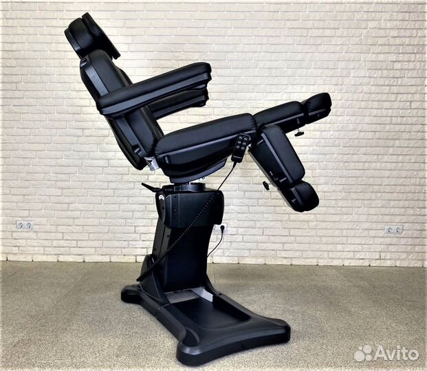 Педикюрное кресло Thomas Black, 3 мотора DL-2960