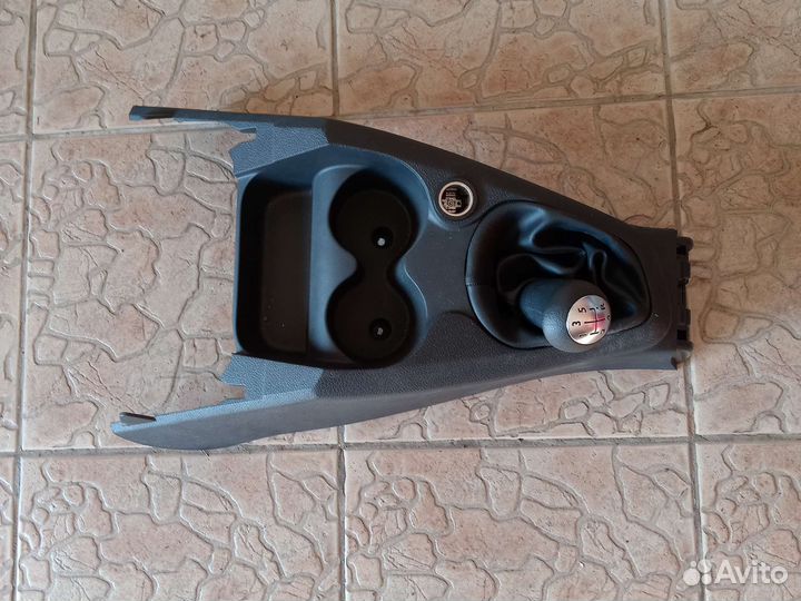 Ручка кпп на рено сандеро 2 2014г