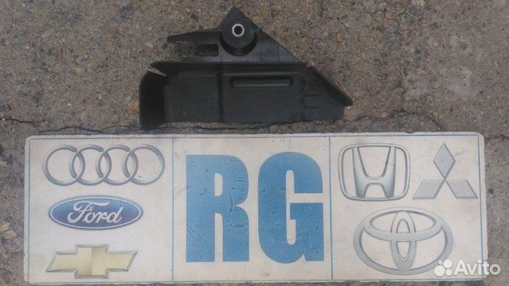 Дефлектор радиатора левый Nissan Juke HR16DE 2013