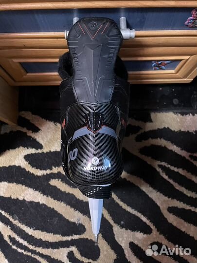 Коньки хоккейные