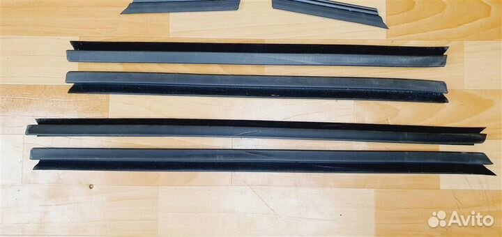 Уплотнитель стекла двери, внутренний BMW E90