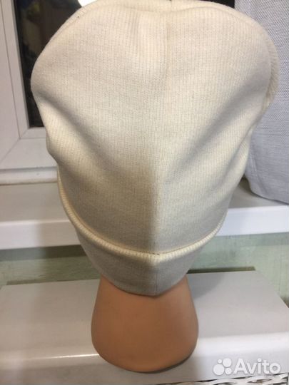 Шапка осенняя новая ручная работа