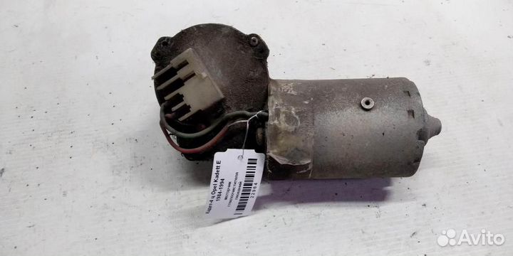 Моторчик стеклоочистителя передний Opel Kadett E