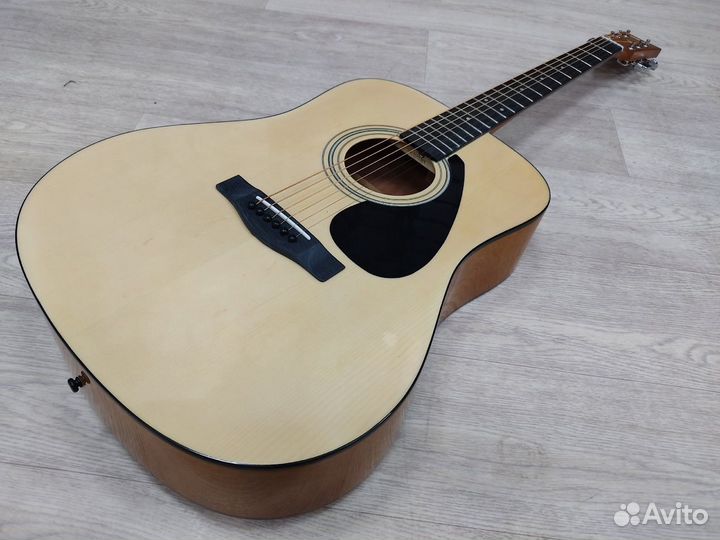 Новая акустическая гитара Yamaha