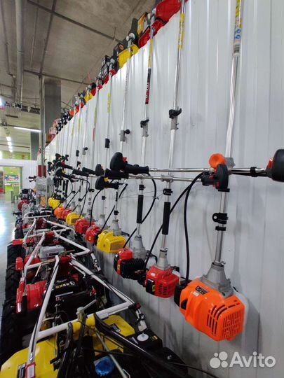 Триммер бензиновый 4-х тактный, проф. комплектация