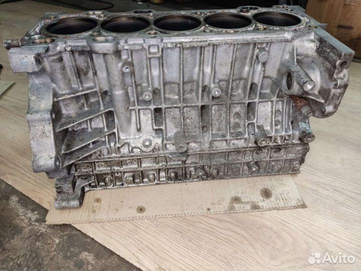 Блок цилиндров B5252S, Volvo 850