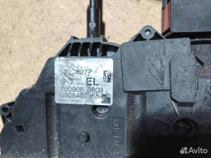 Opel Corsa D купе 13258277 замок левой двери