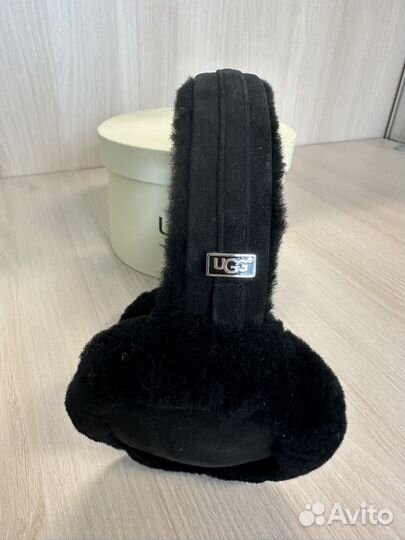 Меховые проводные наушники UGG