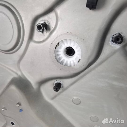 Стеклоподъемник передней правой двери Skoda Octav