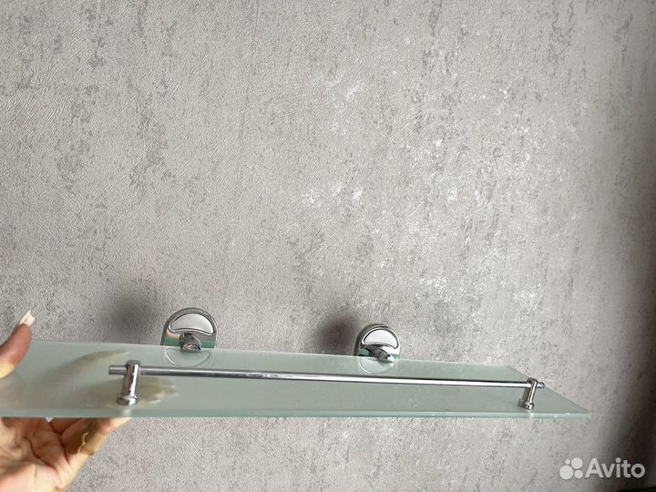 Полка навесная в ванную