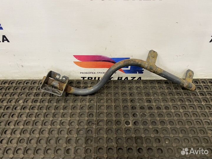 Кронштейн переднего крыла правого