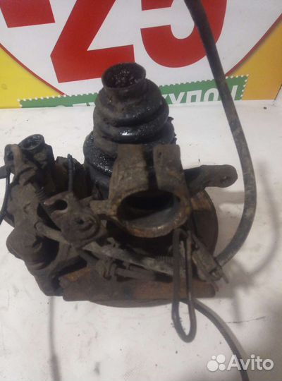 Поворотный кулак передний левый citroen c5