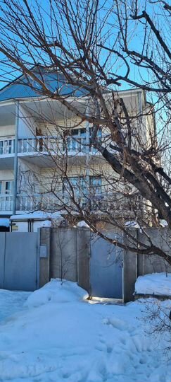 Коттедж 235 м² на участке 4 сот.