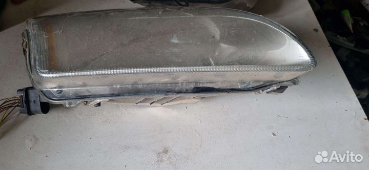 Стекло правой фары на ford focus 2 дорест