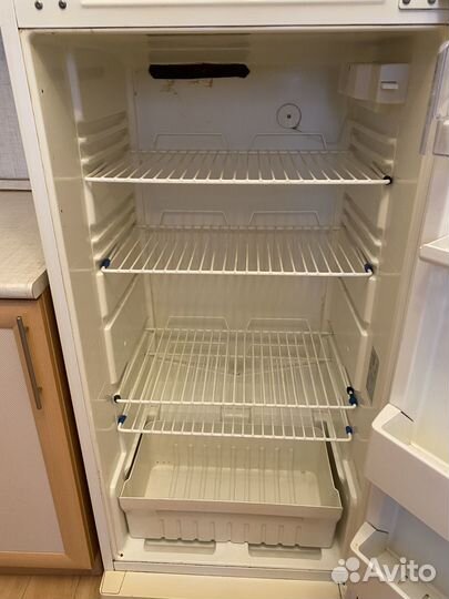 Холодильник бу Stinol