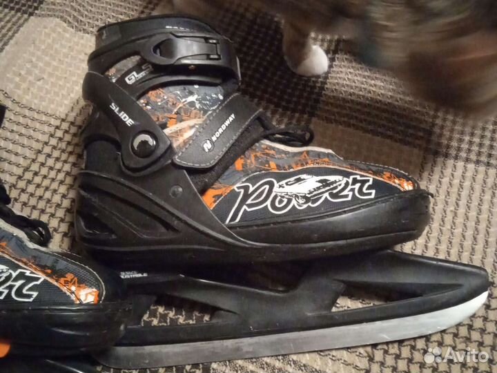 Коньки хоккейные