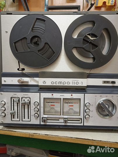 Катушечный магнитофон,акустические колонки