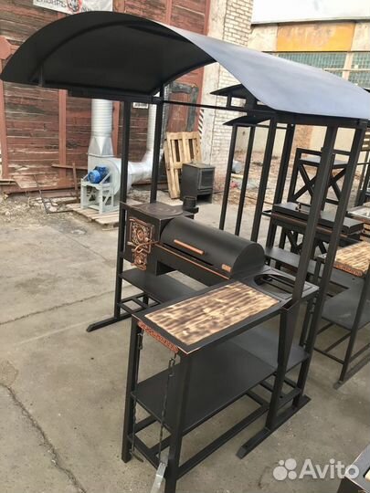 Мангал «Сибиряк» с стандартным разделочным столом