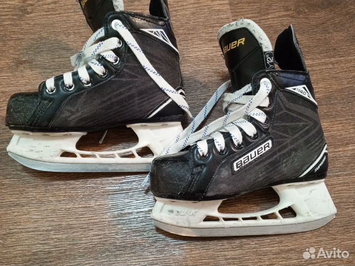 Хоккейные коньки bauer