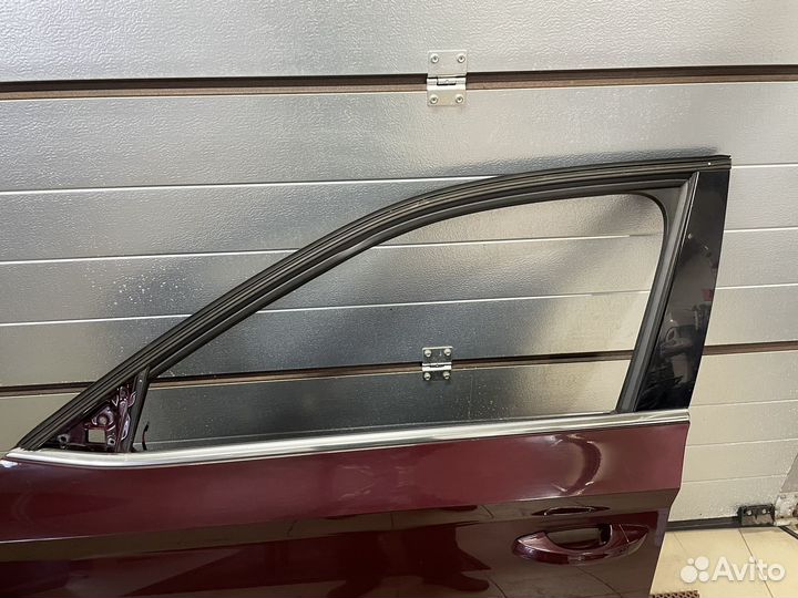 Дверь передняя левая Skoda Superb 3