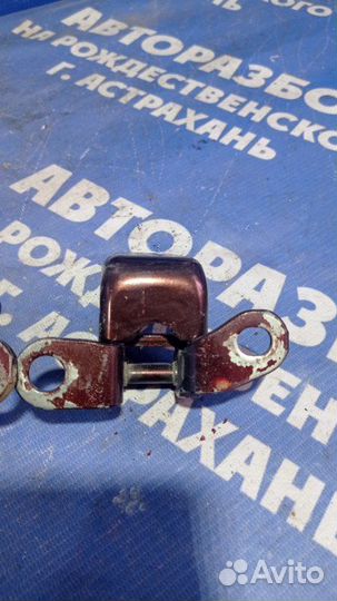 Петля двери Honda Fit хэтчбек 2012