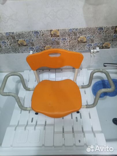 Стул-сидушка для купания раздвижной со спинкой