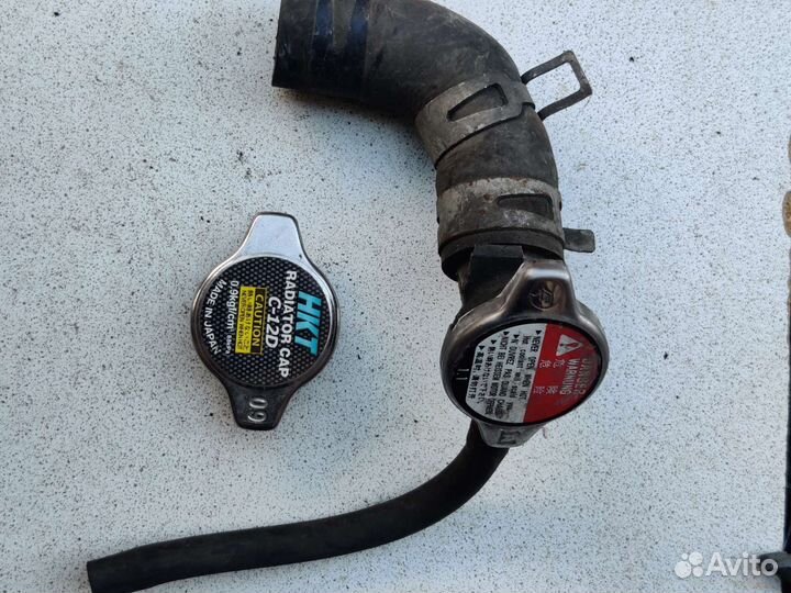 Крышки радиатора пр-ва Япония бу