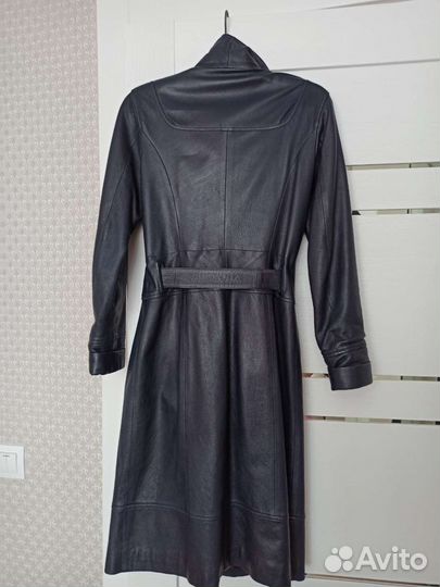 Кожаный плащ женский