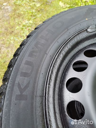 R16 Kumho I'Zen KW22 205/60, PCD 5x105 DIA 56.6