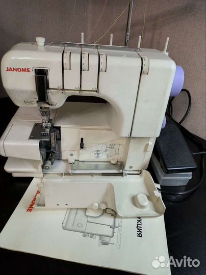 Швейная машина Janome Cover PRO 1