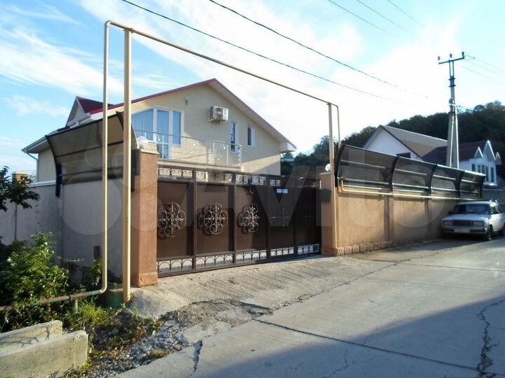 Дом 280 м² на участке 5,5 сот.