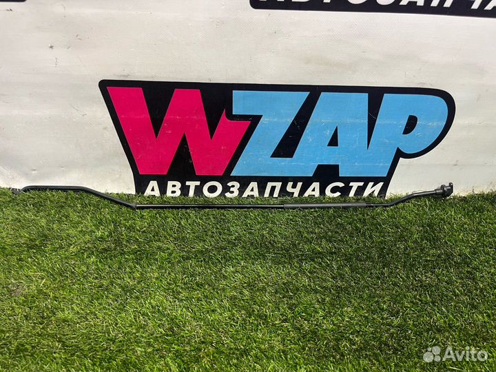 Держатель капота Fiat 124 2018