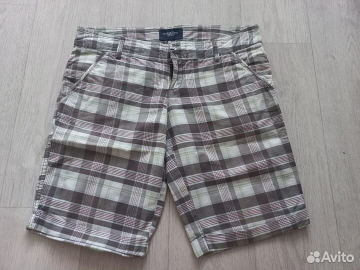 Много разных женских шорт 46 р-р