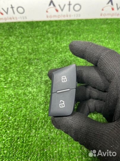 Кнопка центрального замка левая Audi A6 C7 2013