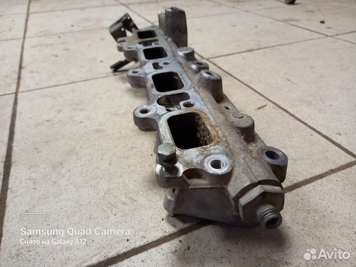 Топливная рампа Volkswagen Golf 5 2004