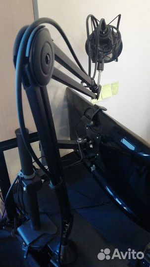 Пантограф для тяжелых микрофонов