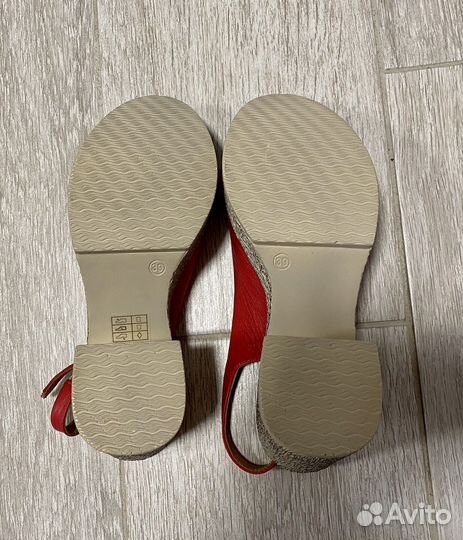 Босоножки женские 39 размер