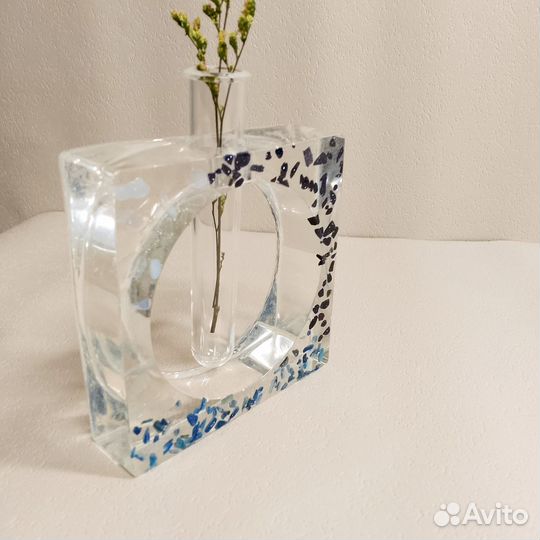 Декоративная ваза из эпоксидной смолы