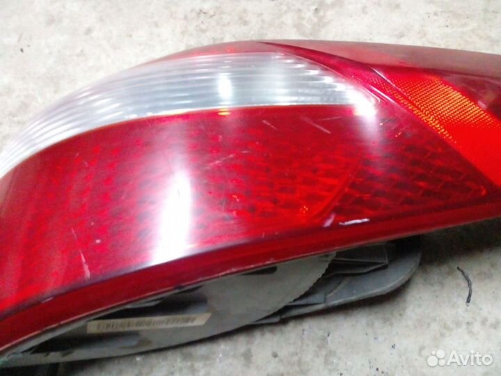 Фонарь правый в крыло Kia Rio QB UB скол