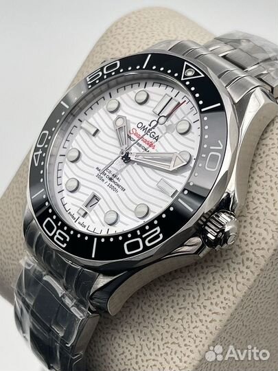 Часы omega seamaster 300m diver white dial