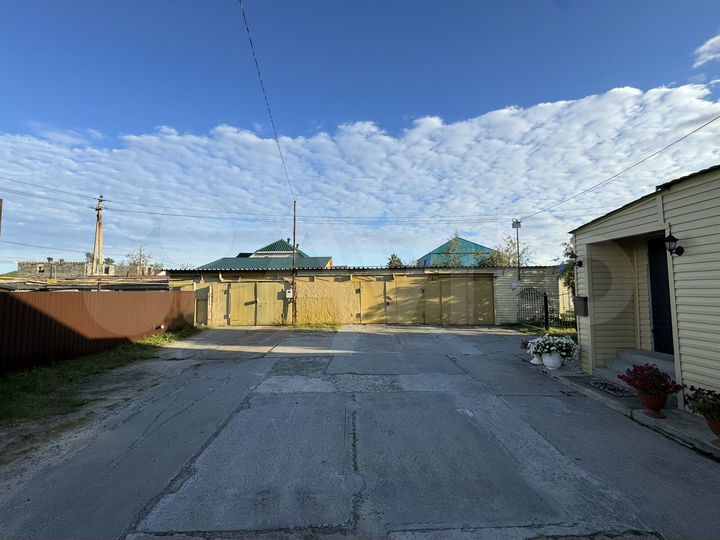 Гараж, > 30 м²