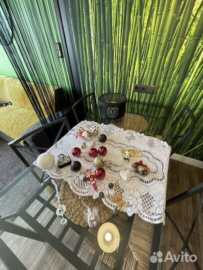 Набор декора и елочных украшений в коробке