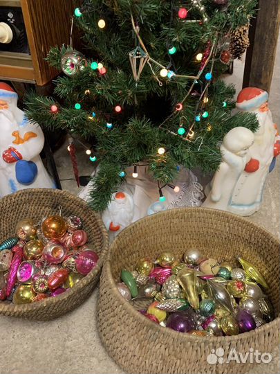 Ёлочные игрушки, морозы, снегурочки, маски